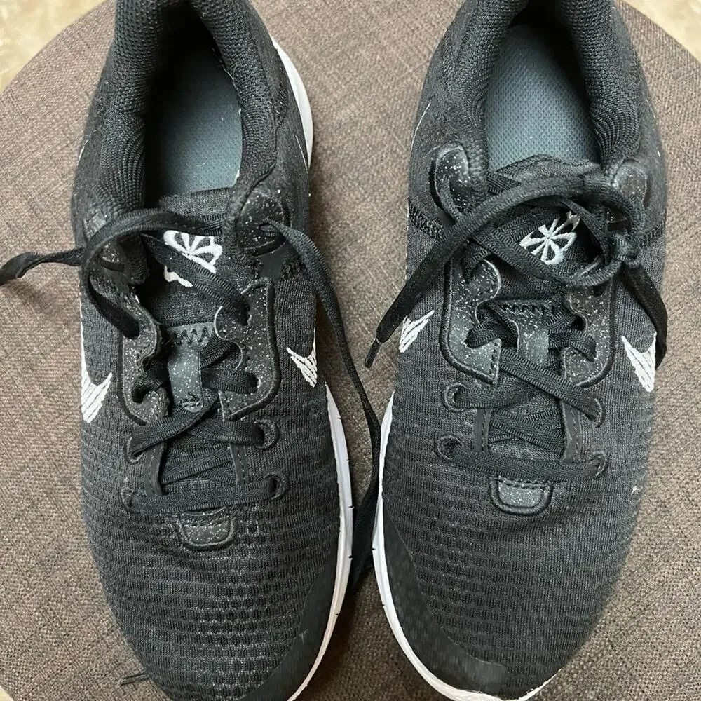 Nike, Flex Experience Run 11, running shoe, lightweight, women's size 8